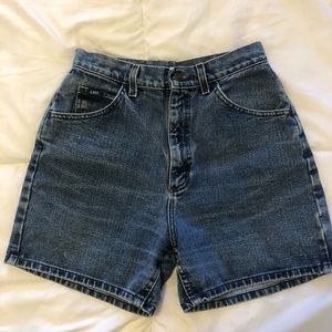 Vintage high rise Lee shorts.